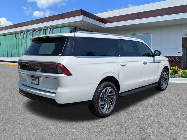 New 2026 Lincoln Navigator L Premier AWD/4WD image 4