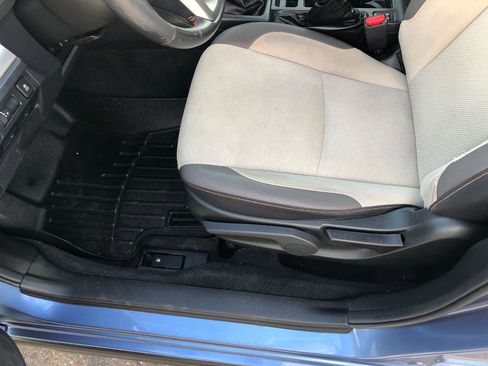 Used 2017 Subaru Crosstrek 2.0i Premium image 12