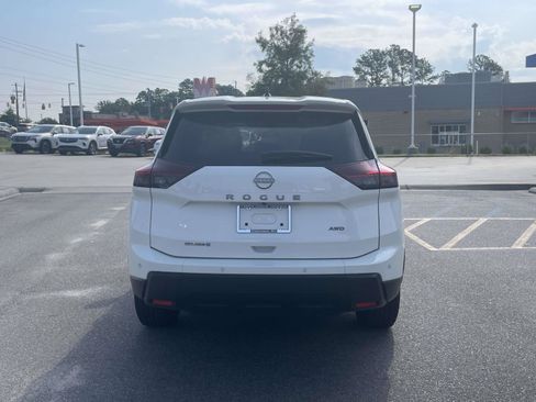 Used 2025 Nissan Rogue S AWD/4WD image 5