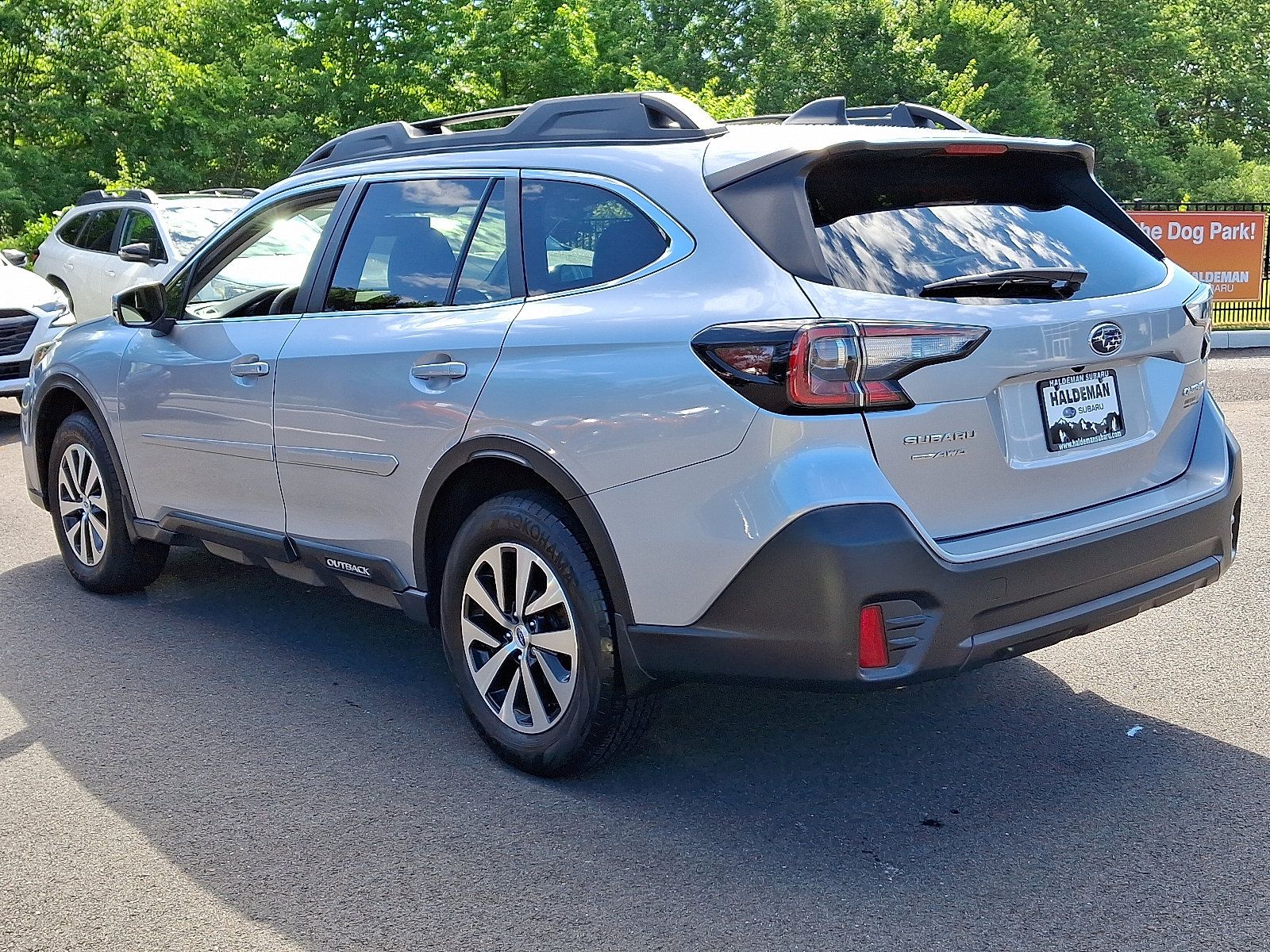 Certified 2022 Subaru Outback Premium AWD/4WD image 4