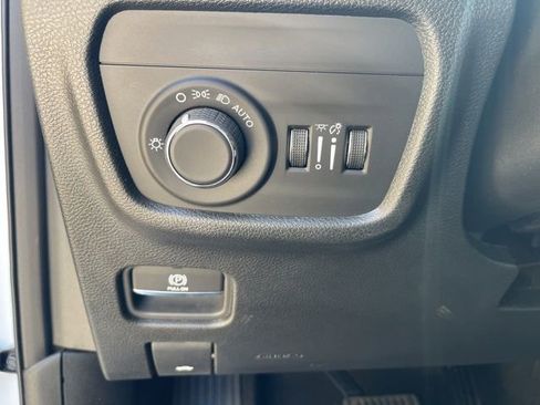 Used 2025 Jeep Grand Cherokee L Altitude AWD/4WD image 20