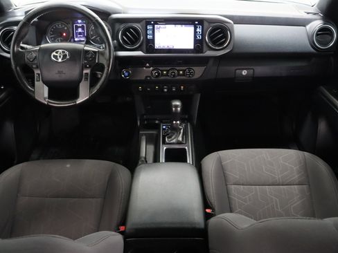 Used 2018 Toyota Tacoma TRD Sport w/ Technology Package RWD image 28