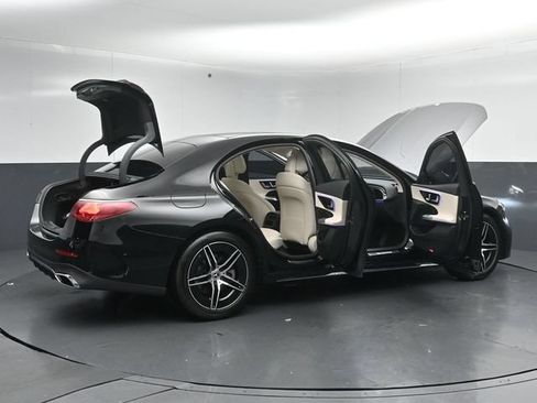 Used 2025 Mercedes-Benz E 350 4MATIC Sedan image 52