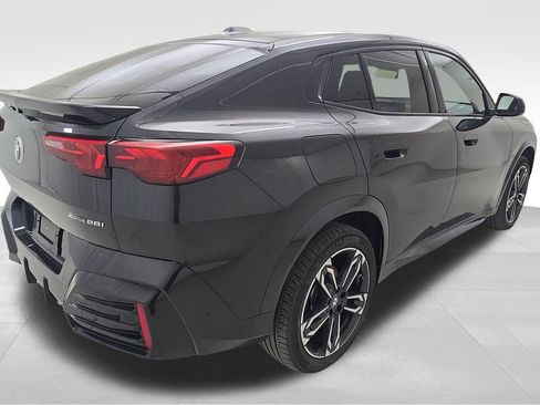 Used 2025 BMW X2 xDrive28i w/ M Sport Package AWD/4WD image 10
