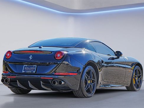 Used 2018 Ferrari California T image 7