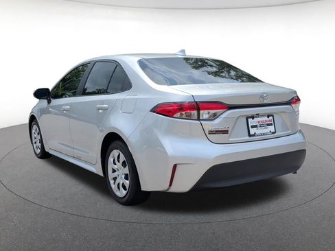 Used 2025 Toyota Corolla LE FWD image 4