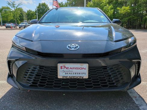 Used 2026 Toyota Camry SE w/ Convenience Package FWD image 9