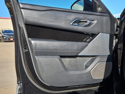 Used 2018 Land Rover Range Rover Velar R-Dynamic SE image 13