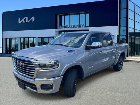 Used 2025 RAM 1500 Laramie AWD/4WD image 7