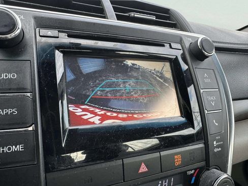 Used 2015 Toyota Camry XLE image 34