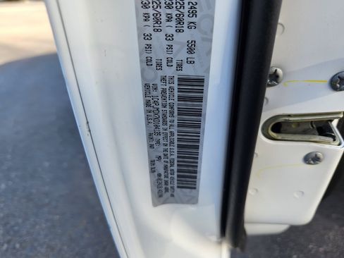 Used 2019 Jeep Cherokee Limited image 24