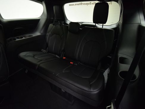 New 2027 Chrysler Pacifica Select FWD image 37
