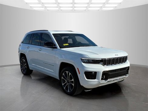 Used 2024 Jeep Grand Cherokee Overland w/ Trailer Tow Package image 3