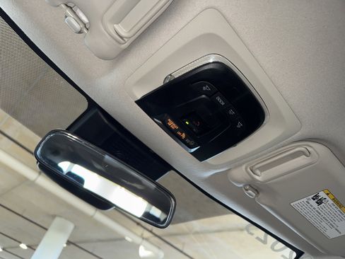 Used 2025 Toyota Corolla LE image 30