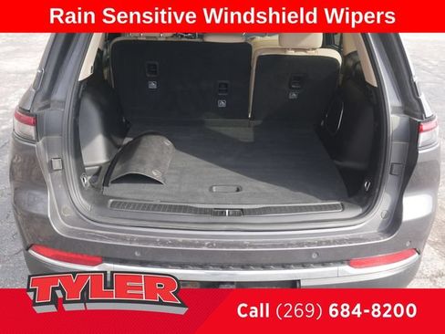 Certified 2022 Jeep Grand Cherokee Limited w/ Luxury Tech Group II AWD/4WD image 17