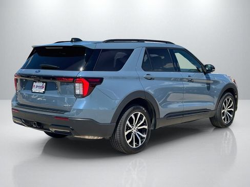 Used 2025 Ford Explorer ST-Line AWD/4WD image 5