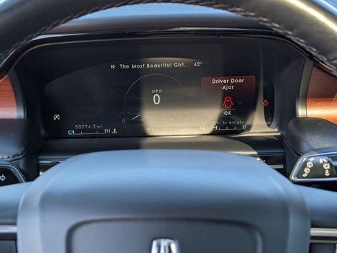 Used 2022 Lincoln Nautilus Reserve image 23