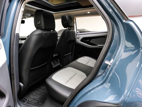 Used 2024 Land Rover Range Rover Evoque Dynamic SE image 41