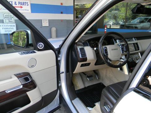 Used 2014 Land Rover Range Rover Supercharged AWD/4WD image 16