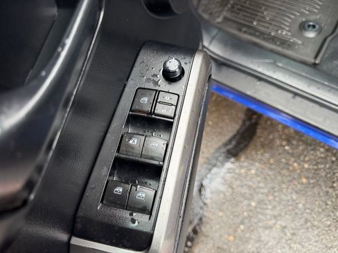 Used 2022 Toyota Tacoma SR5 AWD/4WD image 12