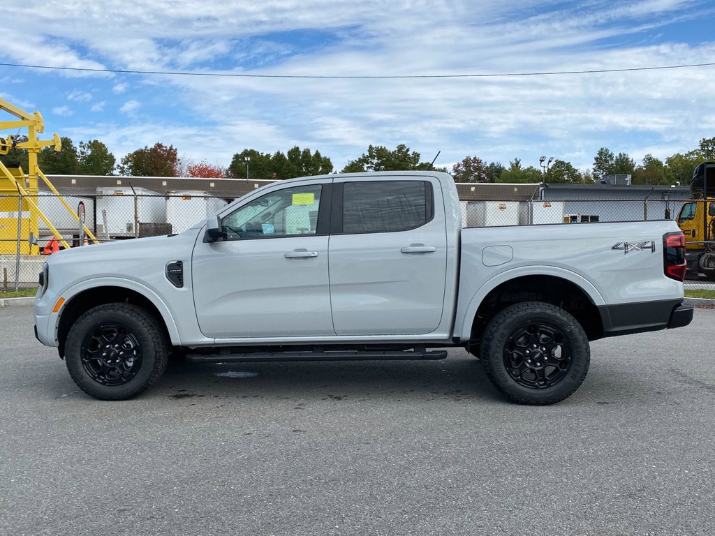 New 2026 Ford Ranger Lariat w/ Black Appearance Package AWD/4WD image 2