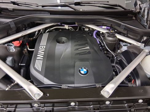 Certified 2025 BMW X7 xDrive40i w/ M Sport Package AWD/4WD image 36