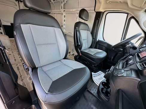 Used 2025 RAM ProMaster 2500 w/ Convenience Group FWD image 24