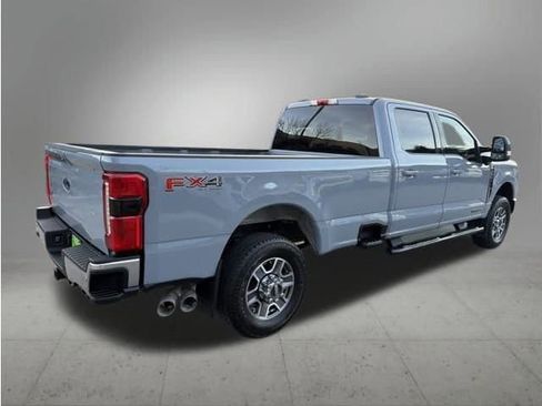 Used 2025 Ford F350 Lariat w/ FX4 Off-Road Package image 5