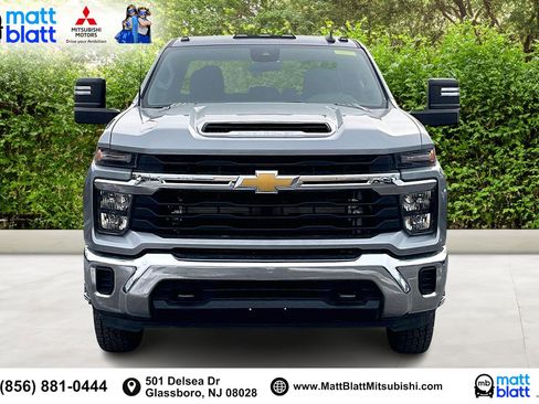 Used 2024 Chevrolet Silverado 3500 LT image 3