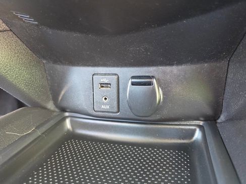 Used 2014 Nissan Rogue S FWD image 37