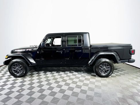 Used 2024 Jeep Gladiator Sport AWD/4WD image 4