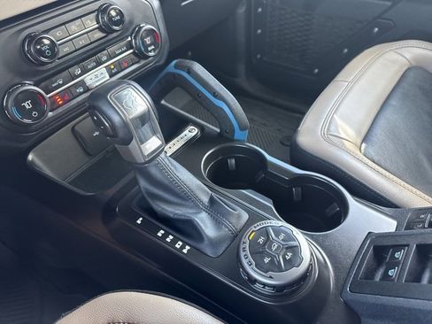 Used 2023 Ford Bronco Wildtrak image 17
