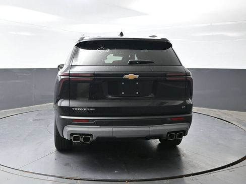 Used 2024 Chevrolet Traverse LT FWD image 12