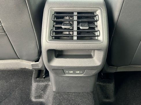 New 2026 Volkswagen Tiguan SE R-Line image 24