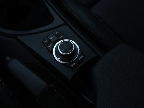 Used 2011 BMW 1 Series M image 72