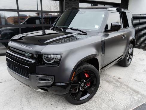 Used 2023 Land Rover Defender 90 Carpathian Edition image 3