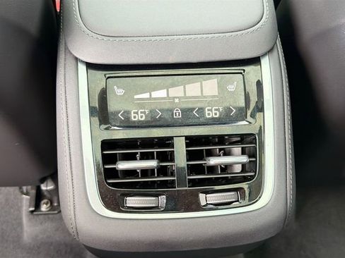 Used 2025 Volvo XC90 B5 Plus image 20