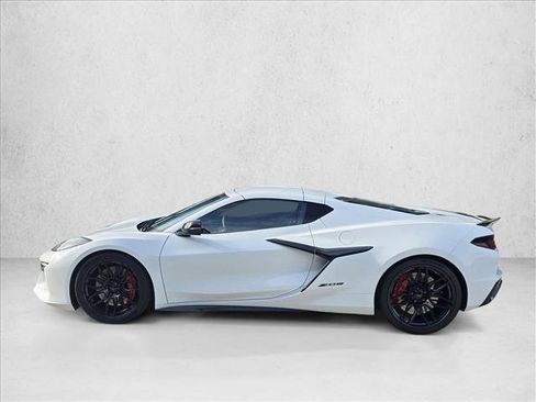 Used 2025 Chevrolet Corvette Z06 image 8
