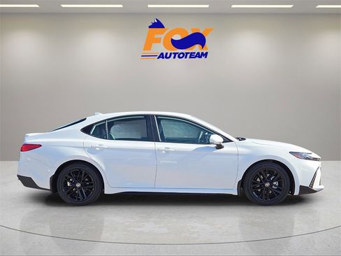 New 2026 Toyota Camry SE image 5