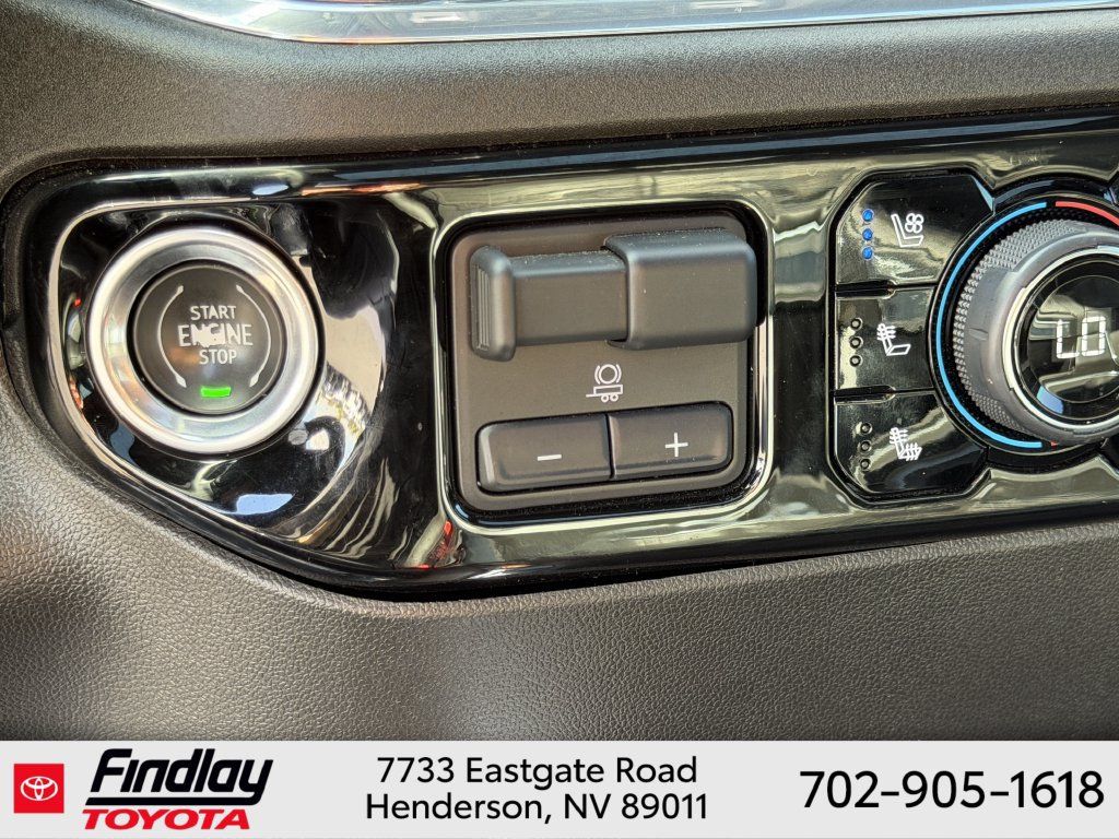 Used 2024 Chevrolet Silverado 3500 High Country w/ Technology Package AWD/4WD image 29