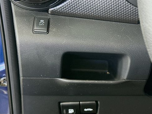 Used 2019 Nissan Kicks SV FWD image 16