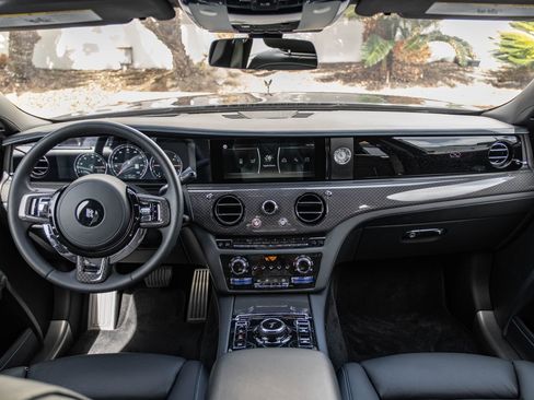 Used 2022 Rolls-Royce Ghost Black Badge image 4