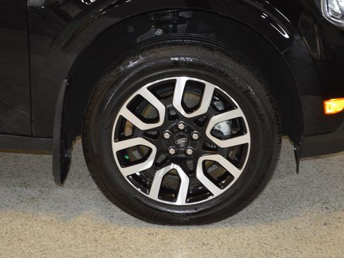 Used 2024 Ford Maverick Lariat image 9