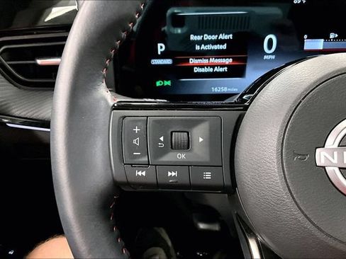 Used 2025 Nissan Kicks SR w/ SR Premium Package FWD image 27
