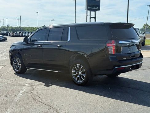 Used 2022 Chevrolet Suburban LT w/ Luxury Package AWD/4WD image 5