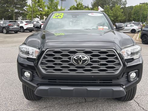 Certified 2023 Toyota Tacoma TRD Off-Road w/ Technology Package AWD/4WD image 2