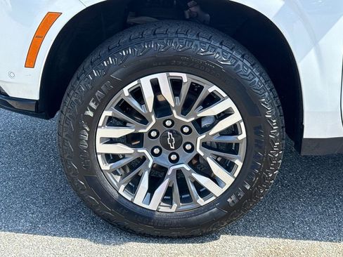 Used 2025 Chevrolet Tahoe Z71 image 9