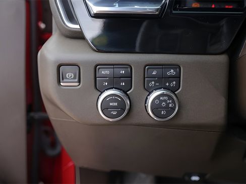 Used 2024 GMC Sierra 3500 SLT w/ SLT Premium Package image 16