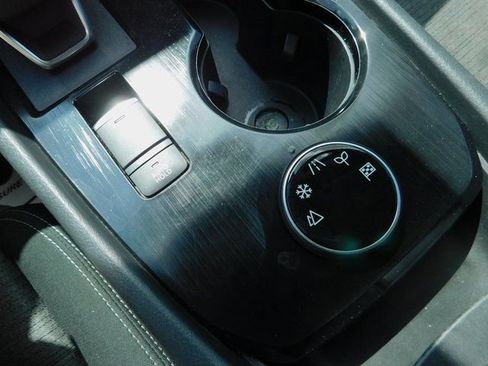 Used 2023 Nissan Rogue SV image 12