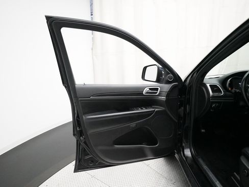 Used 2020 Jeep Grand Cherokee Limited image 28